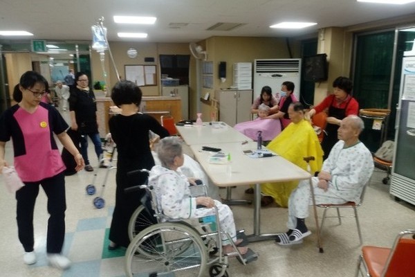 2019. 4. 4. 이미용봉사(로사헤어봉사단, 해바라