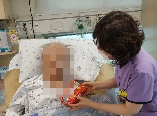 2020년 12월 4주 입원어르신 주간 생신선물 전달