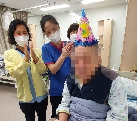 2021년 1월 2주 입원어르신 주간 생신선물 전달