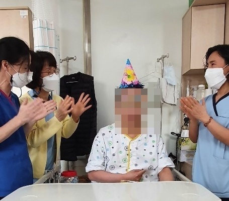 2021년 1월 1주 입원어르신 주간 생신선물 전달