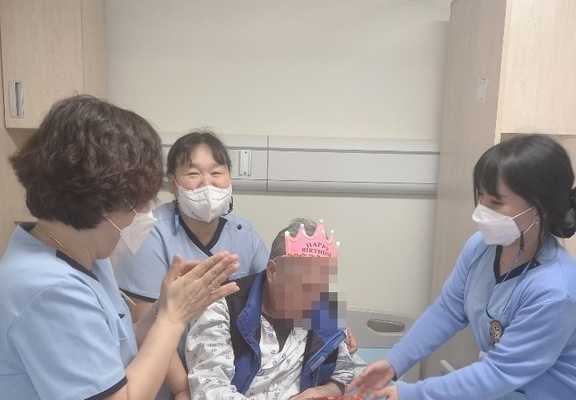 2021년 2월 2주 입원어르신 주간 생신선물 전달