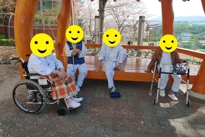  23.4.3. 원내프로그램(산책)